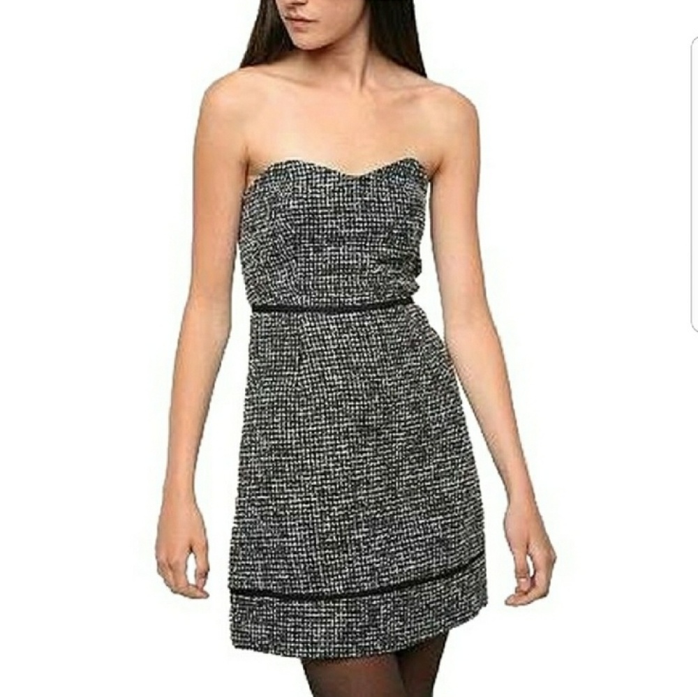 Kimchi Blue Strapless Dress